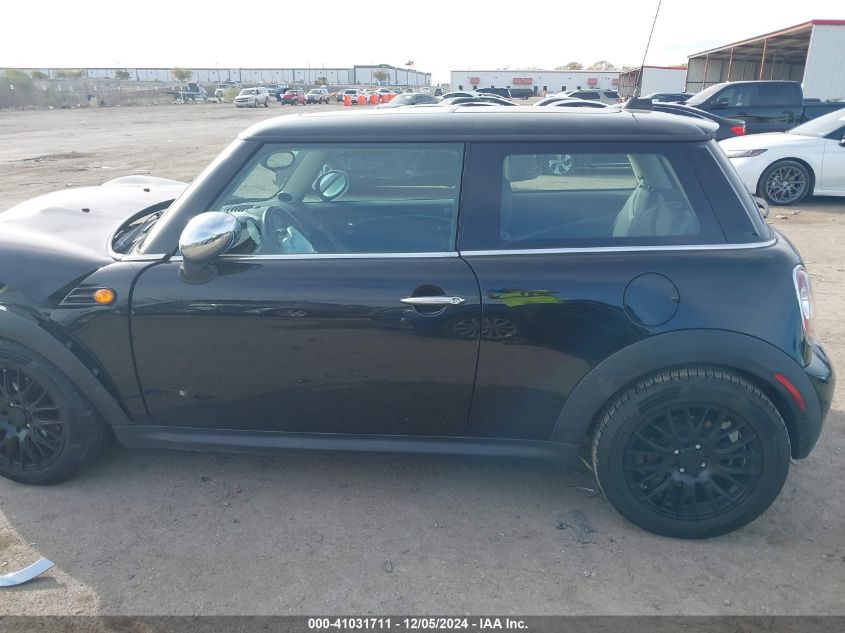 2011 Mini Cooper VIN: WMWSU3C55BT096938 Lot: 41031711