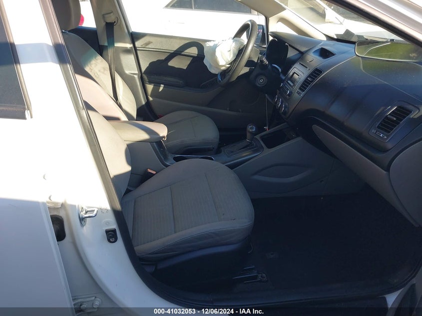 2015 KIA FORTE LX - KNAFX4A62F5390611