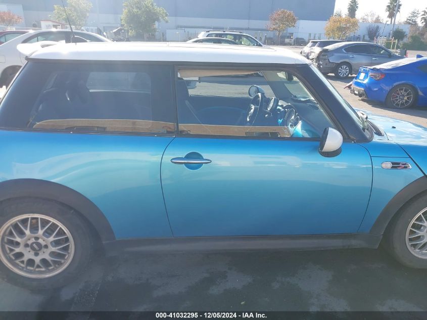 2005 Mini Cooper S VIN: WMWRE33565TL15647 Lot: 41032295