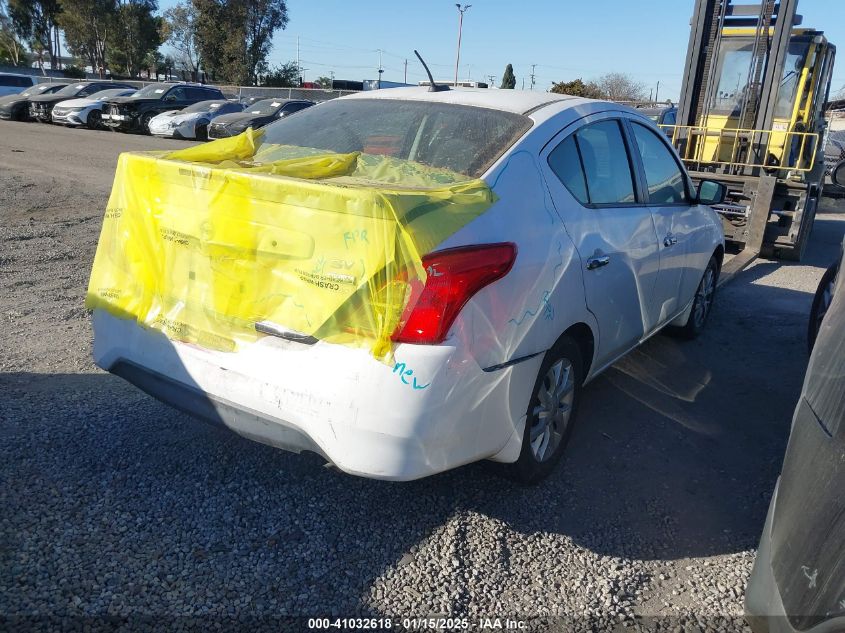 VIN 3N1CN7AP4HL850928 2017 Nissan Versa, 1.6 SV no.4