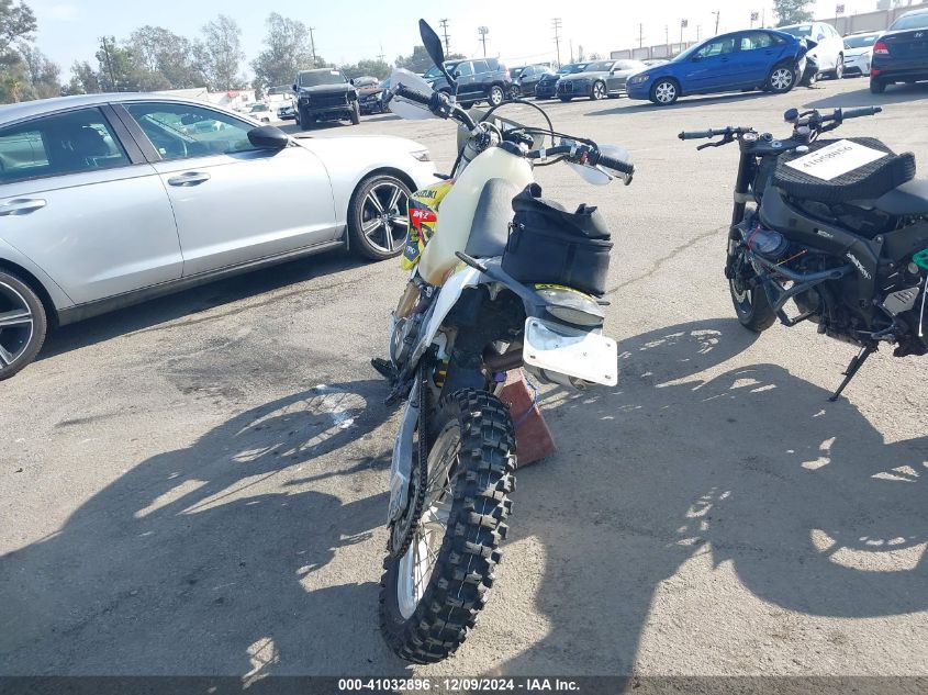 2005 Suzuki Dr-Z400 S VIN: JS1SK43A552100289 Lot: 41032896