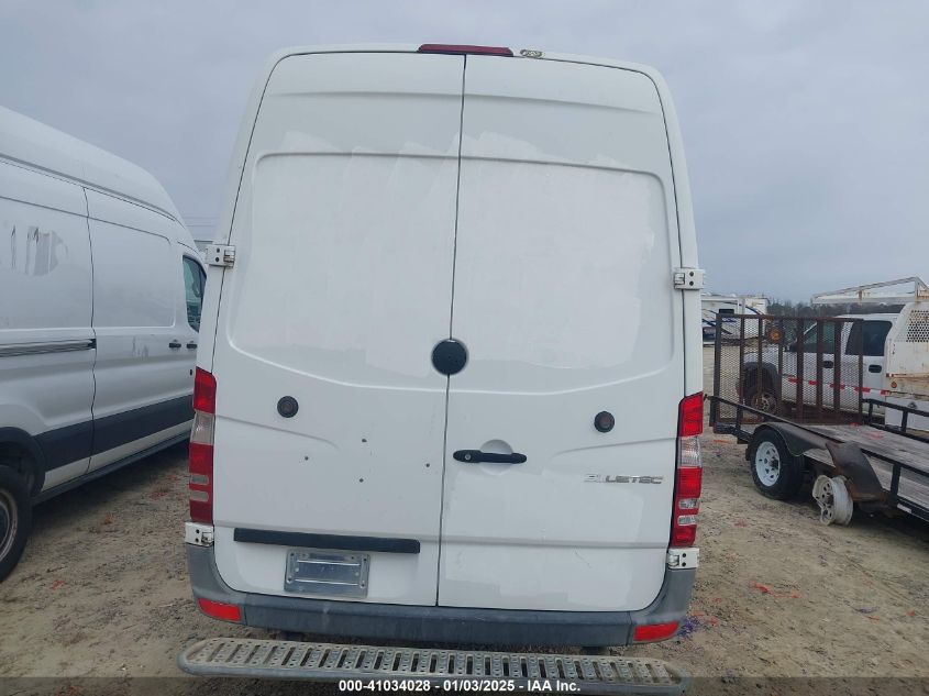 VIN WD3PE8DE4E5896263 2014 Mercedes-Benz Sprinter 2... no.17