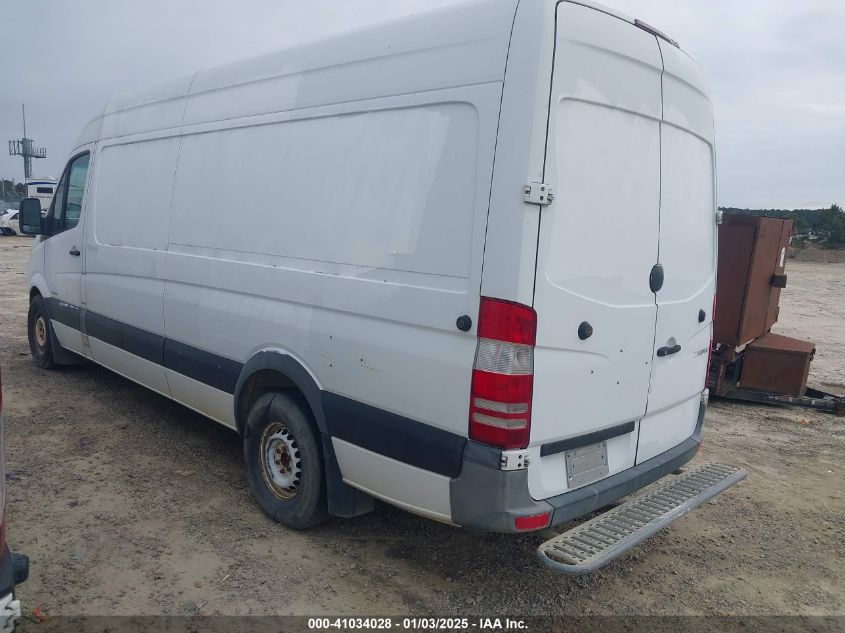 VIN WD3PE8DE4E5896263 2014 Mercedes-Benz Sprinter 2... no.3