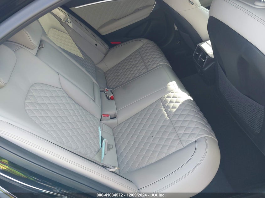 2022 GENESIS G70 3.3T AWD KMTG54TE4NU090902