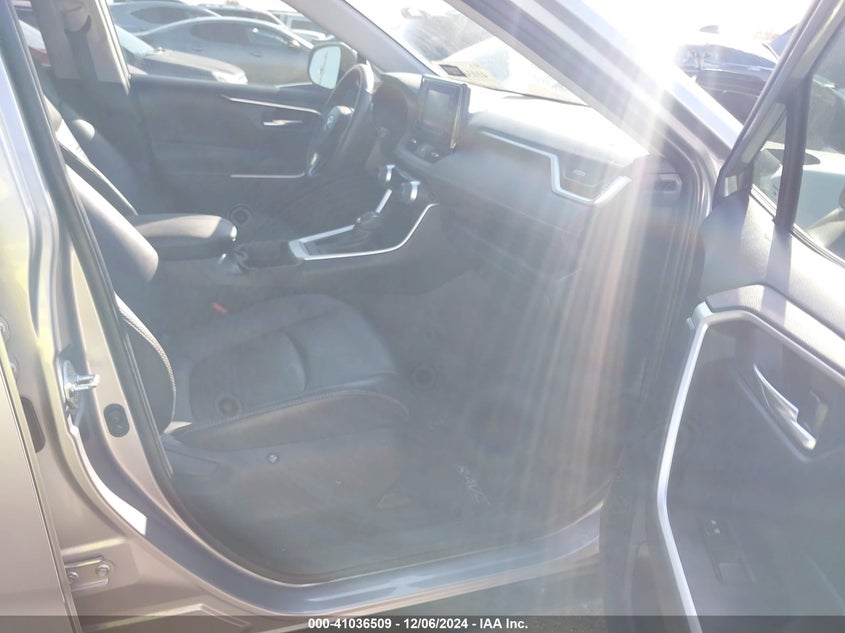 VIN 2T3C1RFV1KW028714 2019 TOYOTA RAV4 XLE PREMIUM