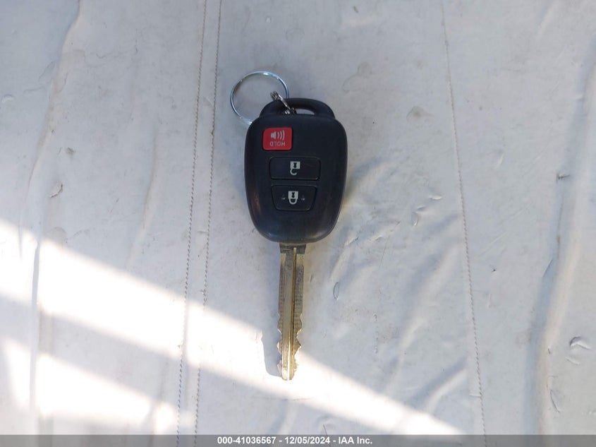 2017 TOYOTA RAV4 LE - JTMZFREVXHJ114835