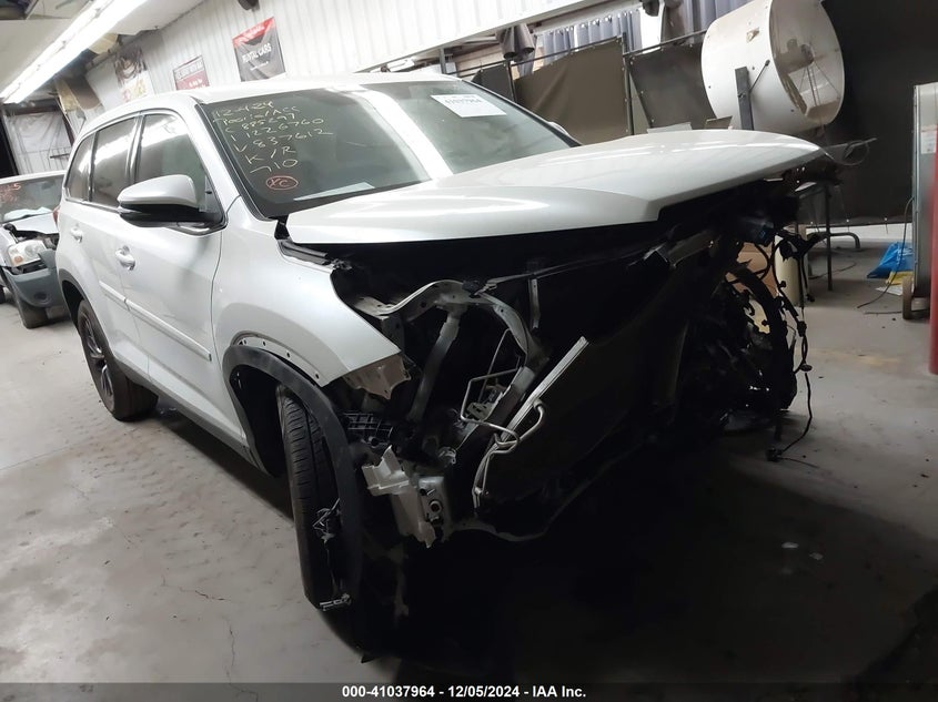 TOYOTA HIGHLANDER LE 2019