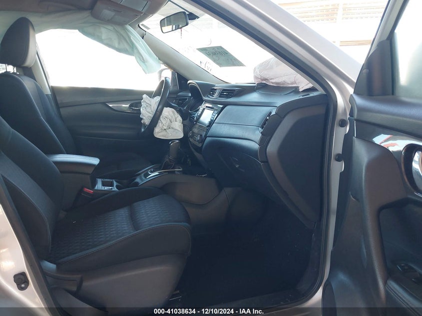 VIN KNMAT2MV0JP569498 2018 NISSAN ROGUE SV