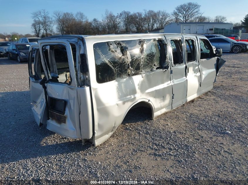 VIN 1GAZGPFG1J1335403 2018 CHEVROLET EXPRESS 3500 no.4