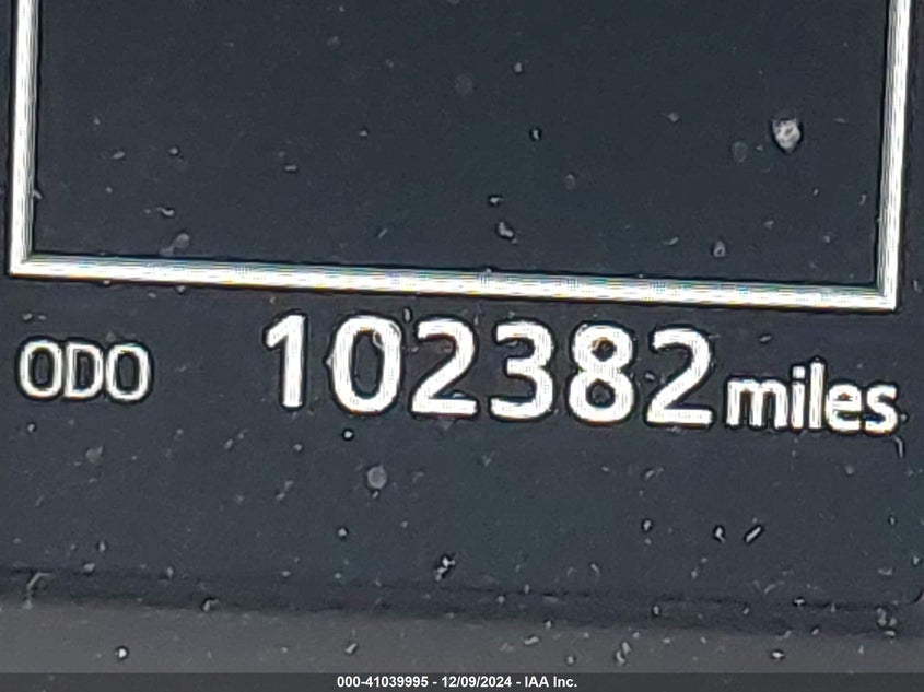 2017 TOYOTA RAV4 HYBRID XLE - JTMRJREV2HD066292