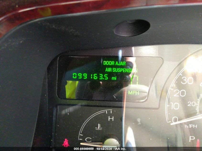 2004 Lincoln Town Car Signature VIN: 1LNHM81W94Y656211 Lot: 41040809