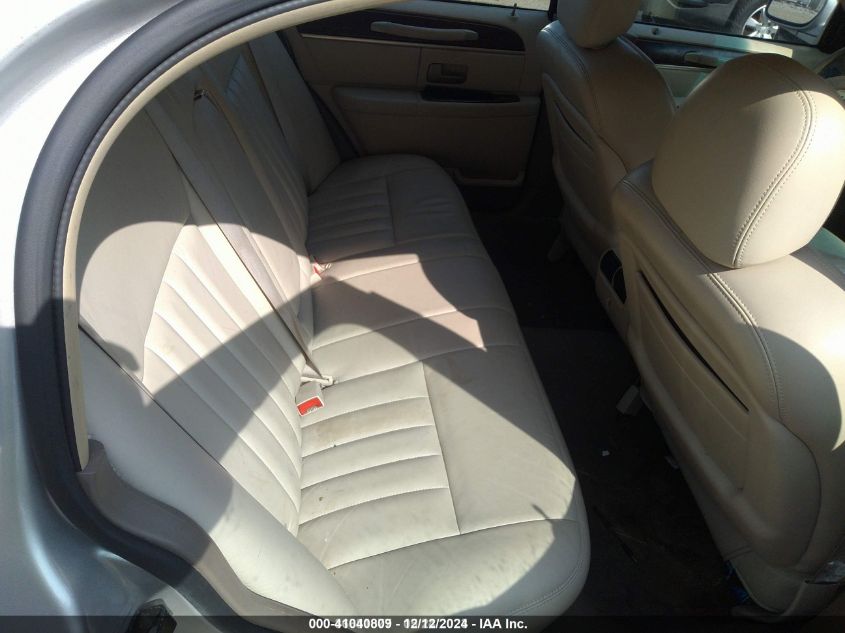 2004 Lincoln Town Car Signature VIN: 1LNHM81W94Y656211 Lot: 41040809