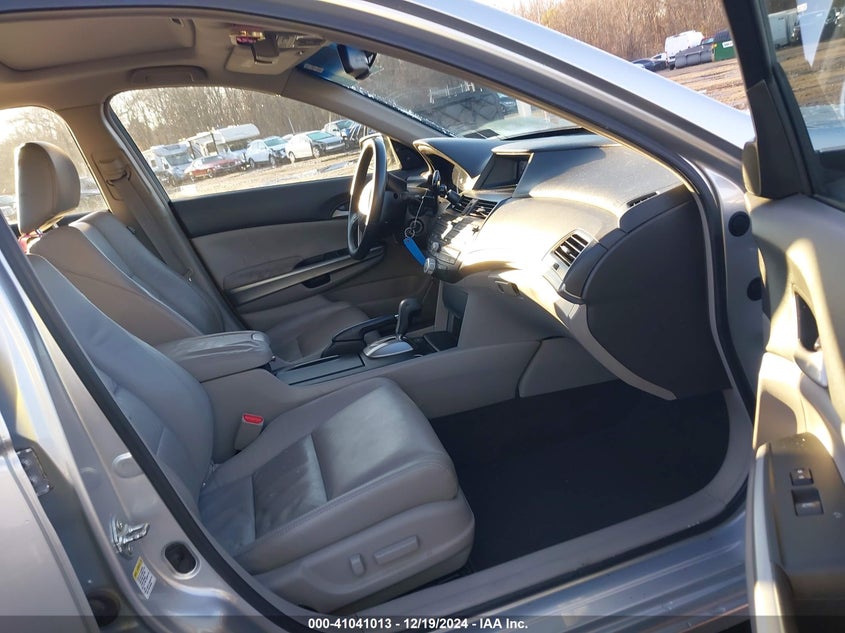 2009 HONDA ACCORD VIN: 1HGCP36839A023238