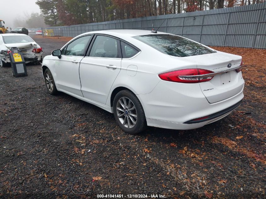 VIN 3FA6P0H77HR218820 2017 Ford Fusion, SE no.3