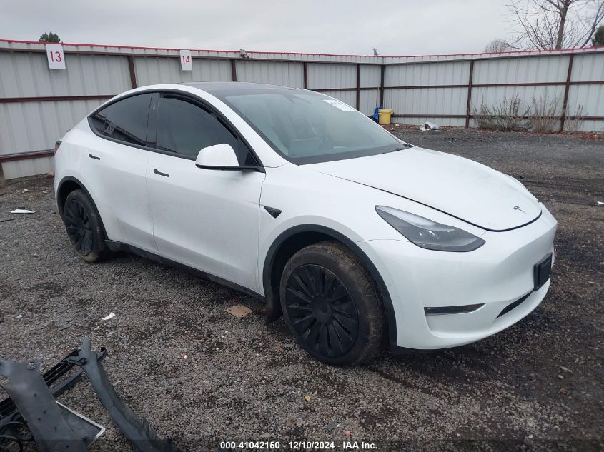 VIN 7SAYGDEE9RF072391 2024 TESLA MODEL Y no.1