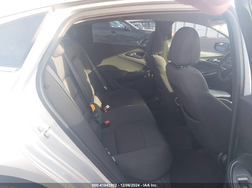 2018 CHEVROLET MALIBU VIN: 1G1ZD5ST3JF225195