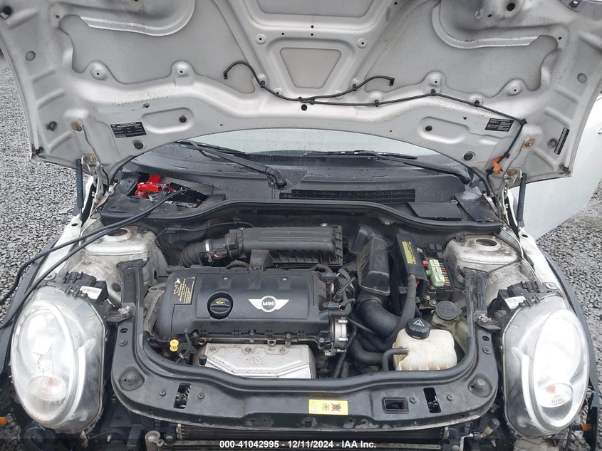 2012 MINI COOPER VIN: WMWSU3C55CT261484