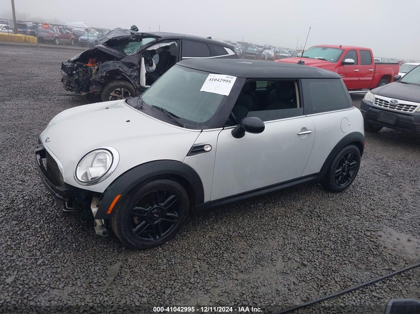2012 MINI COOPER VIN: WMWSU3C55CT261484