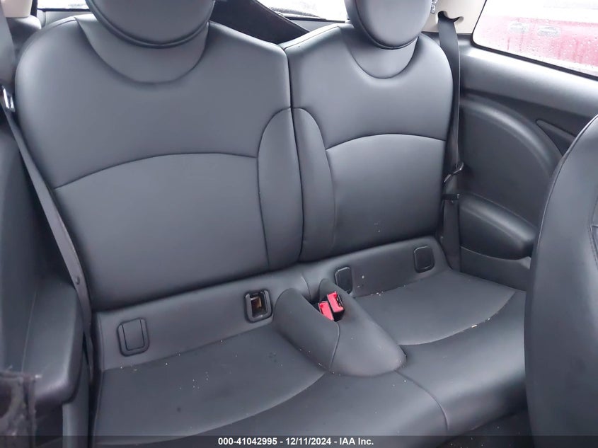 2012 MINI COOPER VIN: WMWSU3C55CT261484