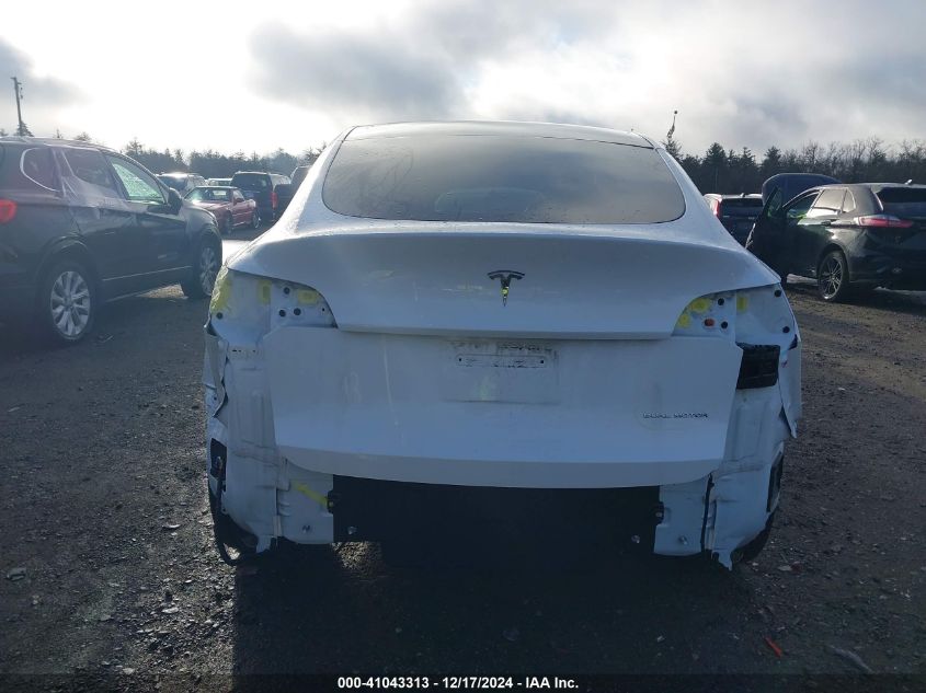 2022 Tesla Model Y Long Range Dual Motor All-Wheel Drive VIN: 7SAYGDEE9NF543255 Lot: 41043313