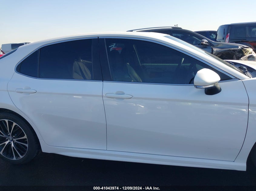 2018 TOYOTA CAMRY SE - 4T1B11HK6JU527368