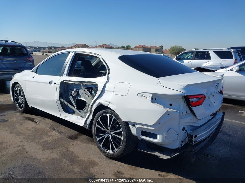 2018 TOYOTA CAMRY SE - 4T1B11HK6JU527368