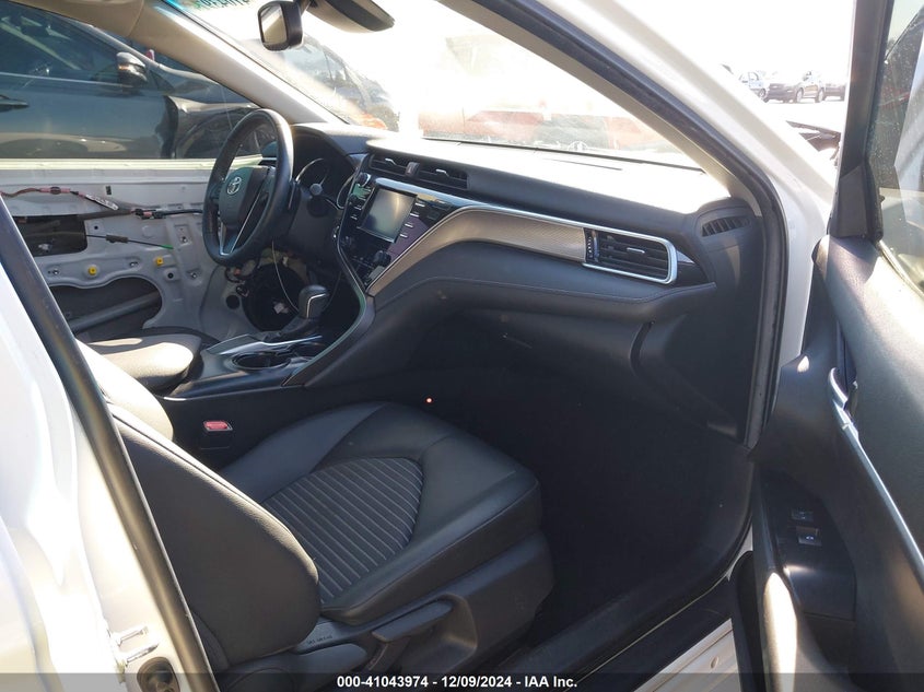 2018 TOYOTA CAMRY SE - 4T1B11HK6JU527368