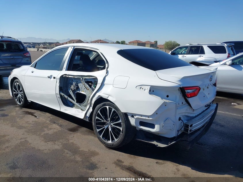 2018 TOYOTA CAMRY SE - 4T1B11HK6JU527368