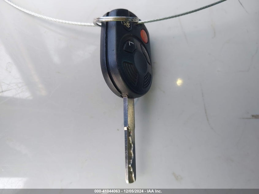 VIN 1FADP3H28HL255015 2017 FORD FOCUS SEL