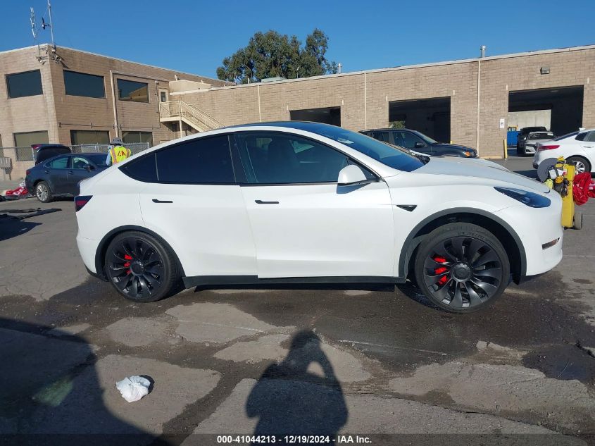 2022 Tesla Model Y Performance Dual Motor All-Wheel Drive VIN: 7SAYGDEF8NF358011 Lot: 41044213