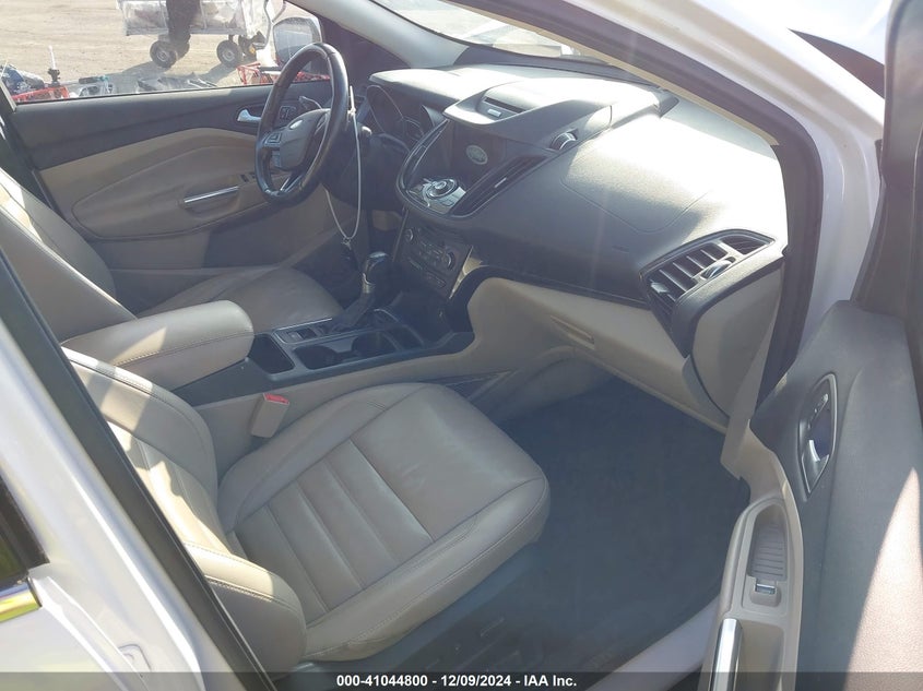 2017 FORD ESCAPE VIN: 1FMCU0J99HUB81596