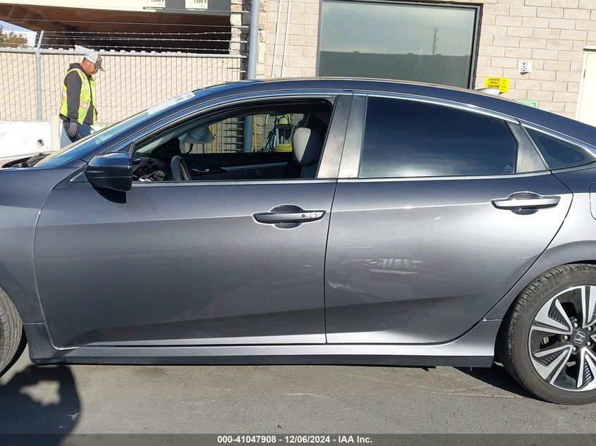 2018 HONDA CIVIC VIN: JHMFC1F78JX011251