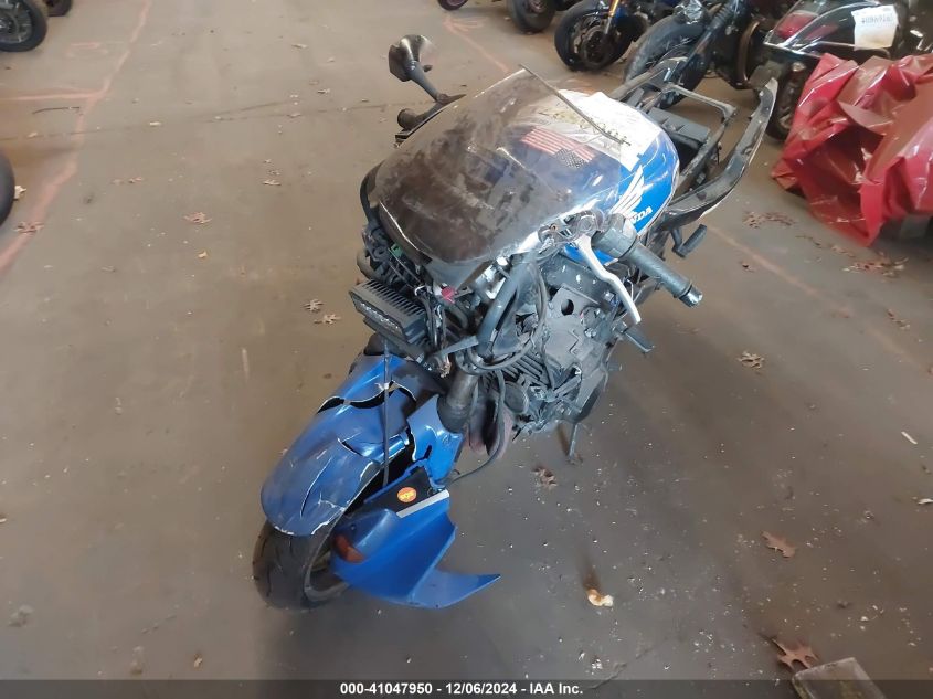 JH2PC250XMM002516 1991 HONDA CBR photo no. 2