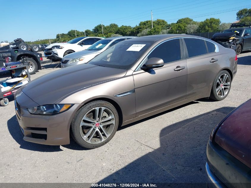 VIN SAJAD4BV2HA967743 2017 Jaguar XE, 35T Premium no.2