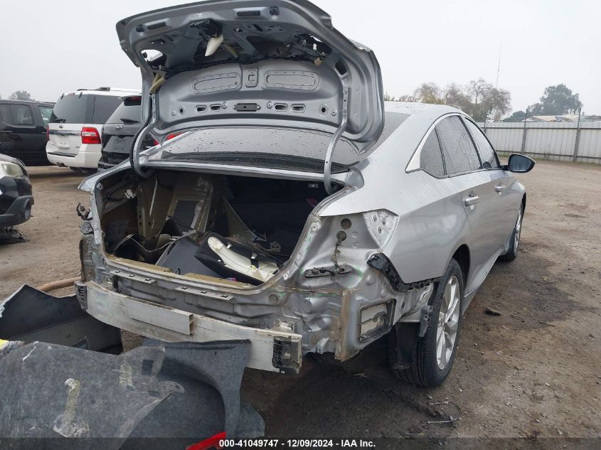 VIN 1HGCV1F1XJA156757 2018 Honda Accord, LX no.4