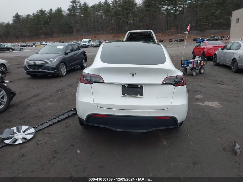 2022 Tesla Model Y Long Range Dual Motor All-Wheel Drive VIN: 7SAYGDEE7NF447334 Lot: 41050759