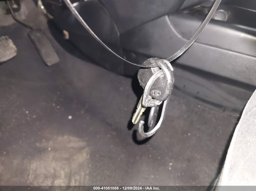 2010 HYUNDAI ELANTRA VIN: KMHDU4AD9AU195780