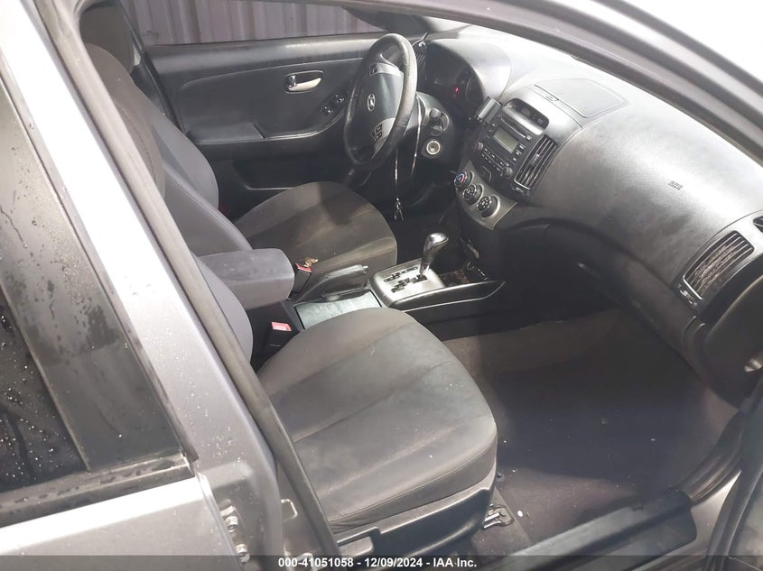 2010 HYUNDAI ELANTRA VIN: KMHDU4AD9AU195780
