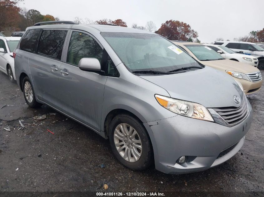 2015 TOYOTA SIENNA