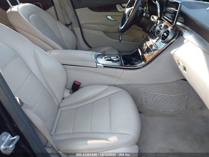 2017 MERCEDES-BENZ C 300 4MATIC/LUXURY 4MATIC/SPORT 4MATIC - 55SWF4KB1HU207653