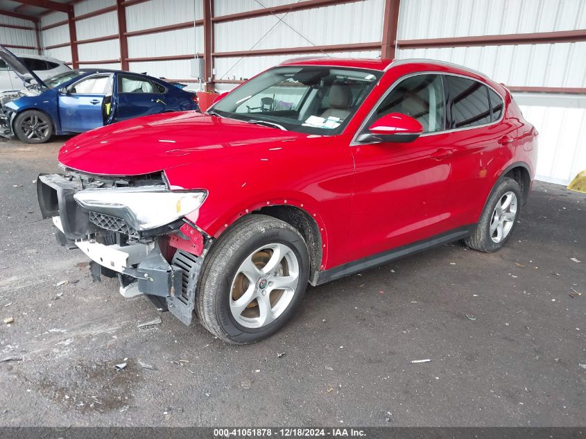 VIN ZASFAKAN7J7B93972 2018 ALFA ROMEO STELVIO no.2