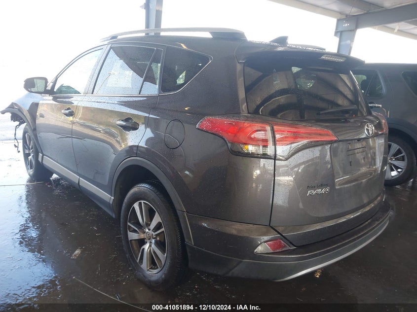 2018 TOYOTA RAV4 ADVENTURE/XLE VIN: 2T3WFREV0JW418606