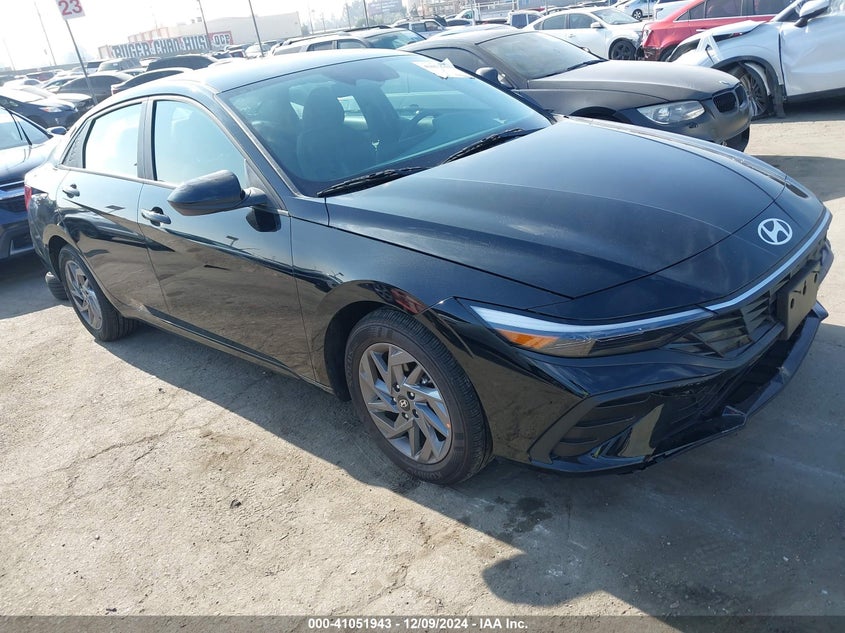 2024 HYUNDAI ELANTRA  (VIN: KMHLM4DG4RU699652)