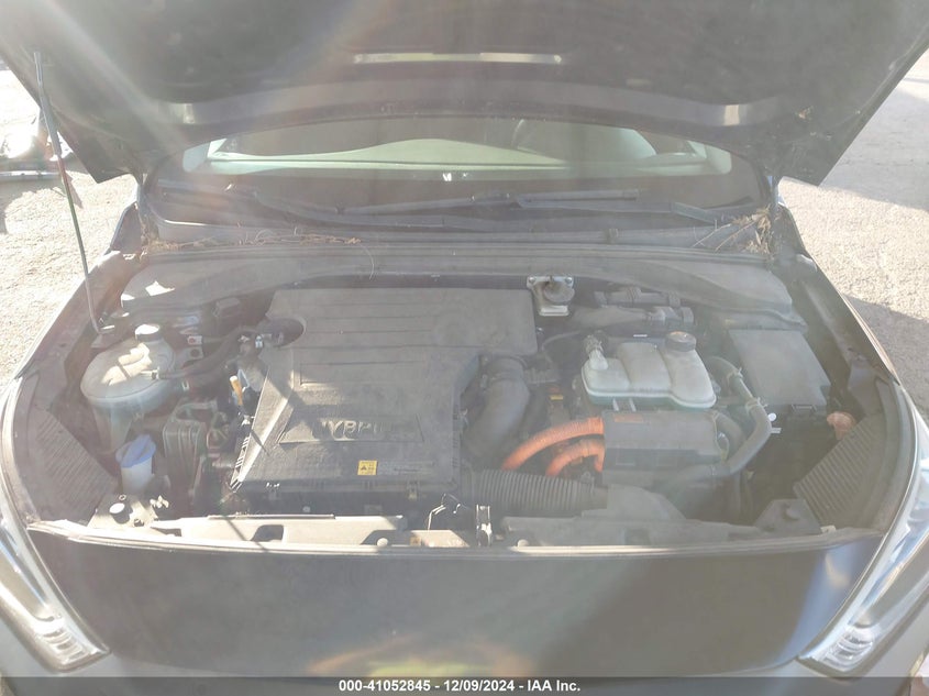 VIN KMHC65LC4HU031041 2017 HYUNDAI IONIQ HYBRID BLUE