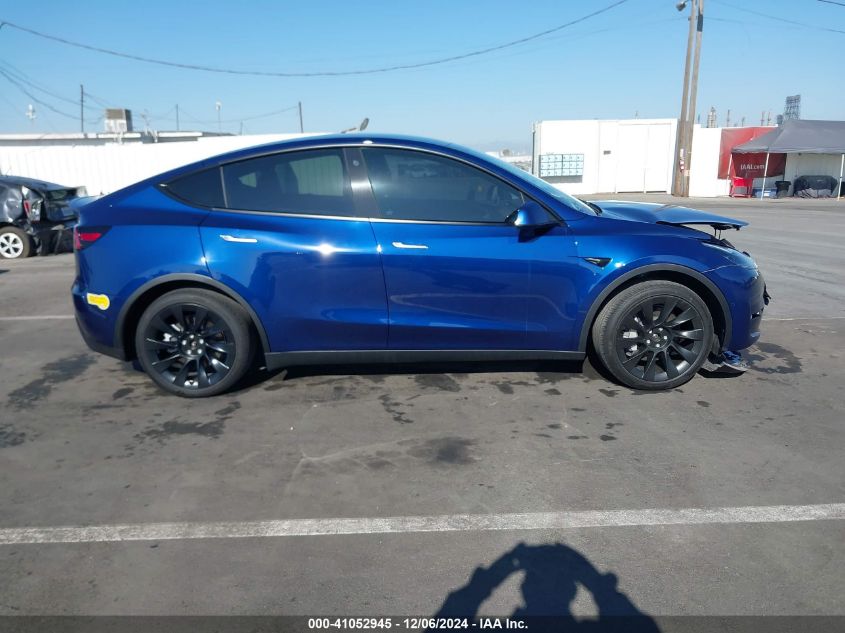 2022 Tesla Model Y Long Range Dual Motor All-Wheel Drive VIN: 7SAYGDEE3NF340782 Lot: 41052945