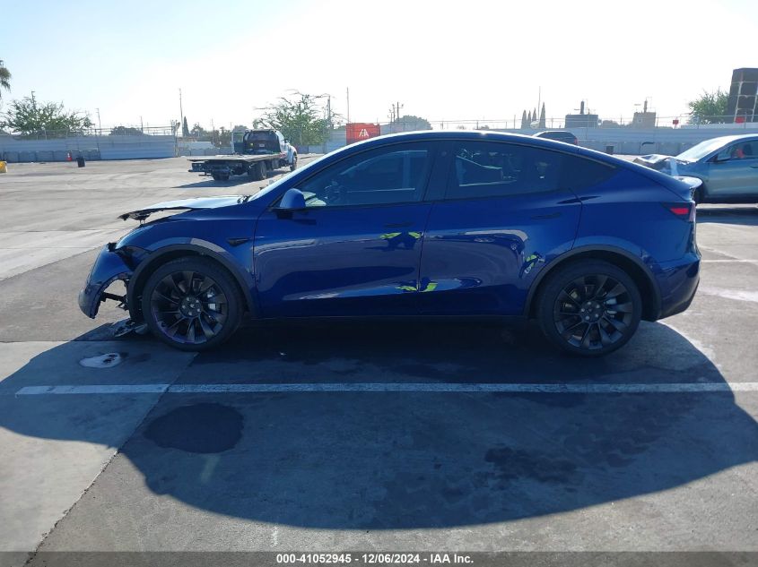 2022 Tesla Model Y Long Range Dual Motor All-Wheel Drive VIN: 7SAYGDEE3NF340782 Lot: 41052945