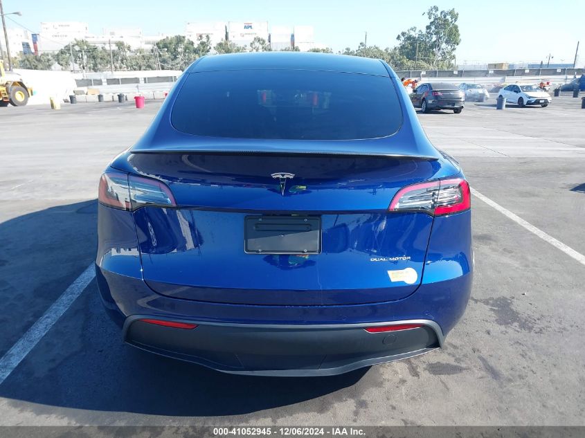 2022 Tesla Model Y Long Range Dual Motor All-Wheel Drive VIN: 7SAYGDEE3NF340782 Lot: 41052945