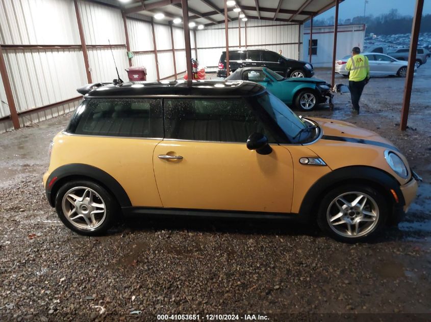 2008 Mini Cooper S VIN: WMWMF73508TV38303 Lot: 41053651