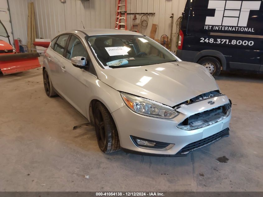 VIN 1FADP3N2XFL205069 2015 FORD FOCUS no.1