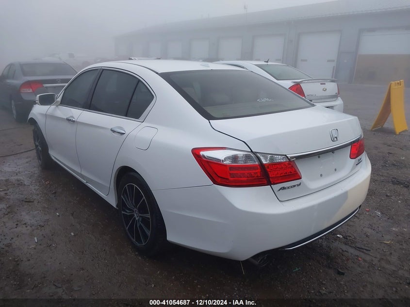 2015 HONDA ACCORD VIN: 1HGCR3F99FA035537